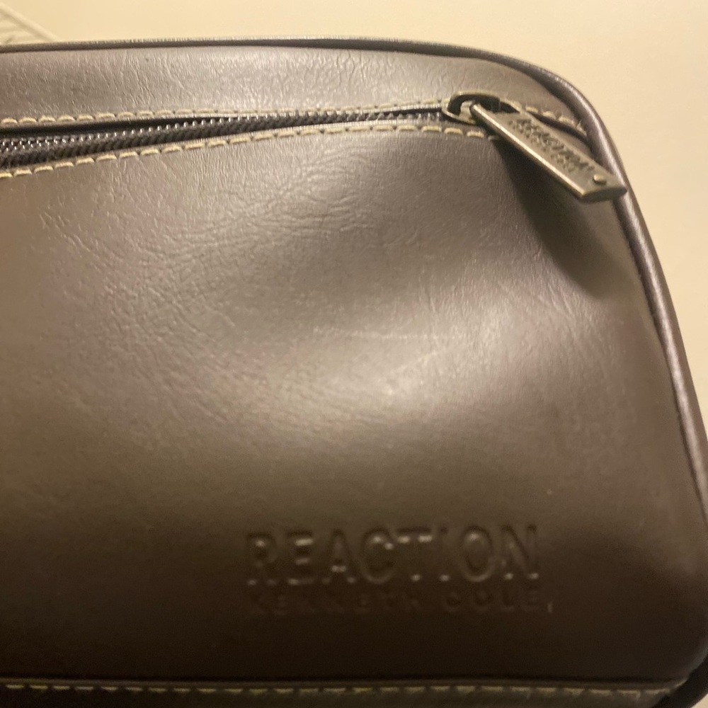 Kenneth Cole Reaction Brown Leather Bag